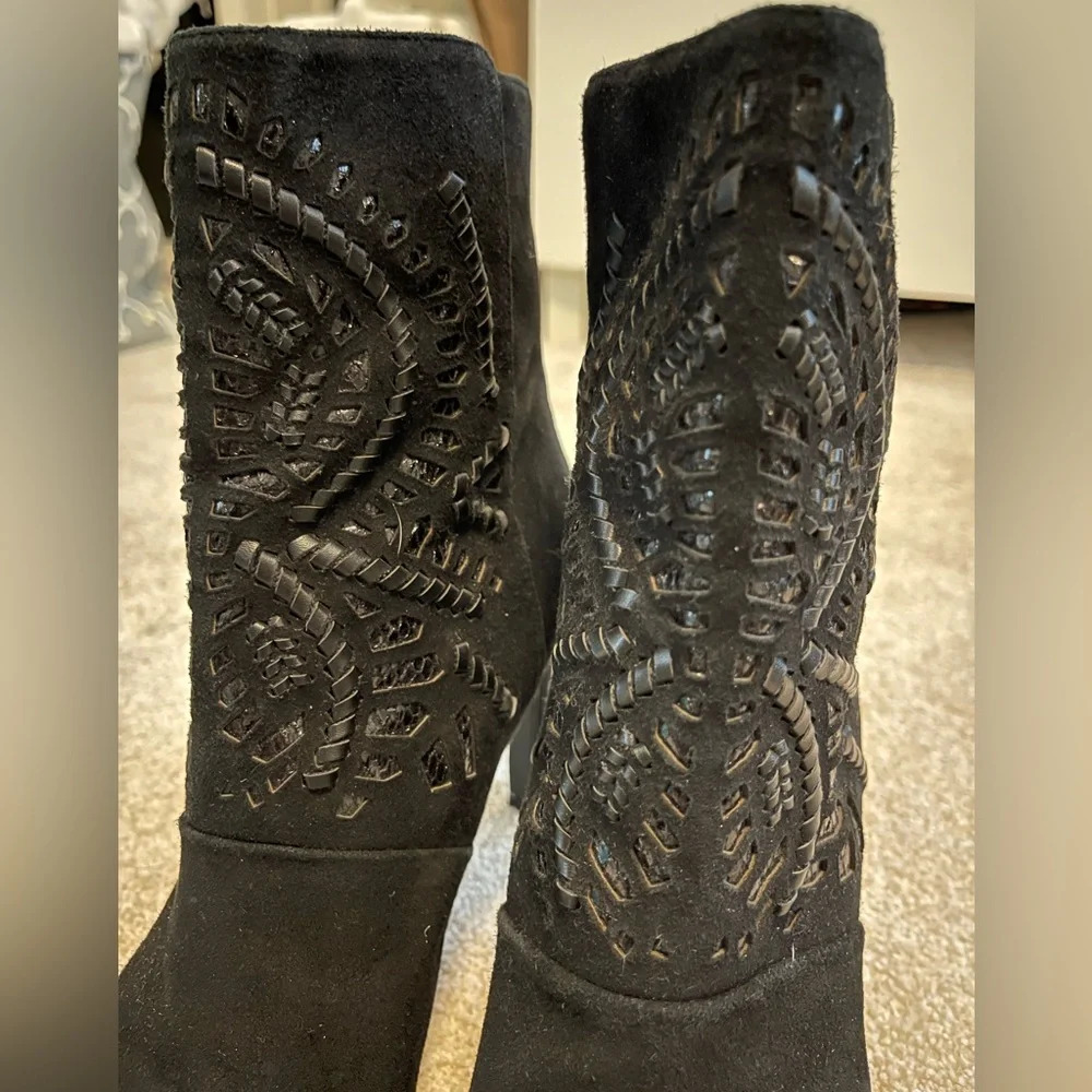 Lola Cruz Naknek Booties Black Suede Sz Eur 37/US 6 - Picture 6 of 8